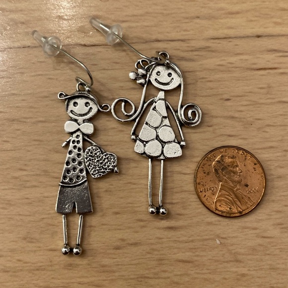 Jewelry - Dangling People Earrings Silver